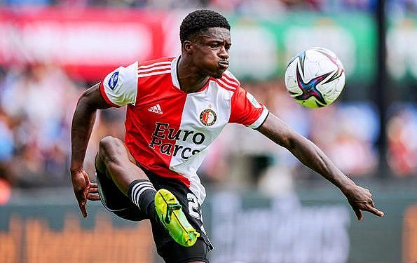 低射破门 低射破门