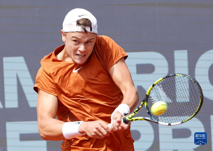 而年轻球员 而年轻球员